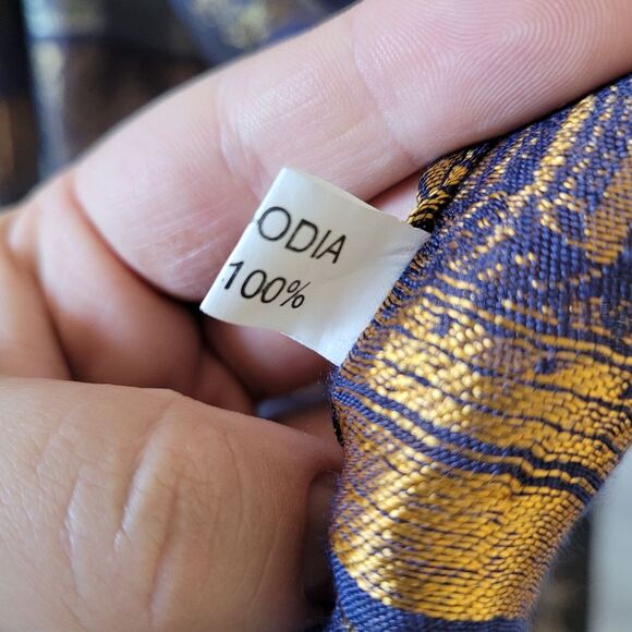 100% Silk Taj Mahal Rectangle Scarf Indian Culture Traditional Made In Cambodia - Picture 11 of 11